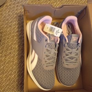 Brand new! Women's Reebok Dart TR 2.0 sneakers